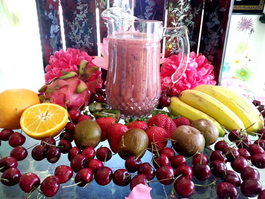 Mixed Fruits and Yogurt Protein Smoothie