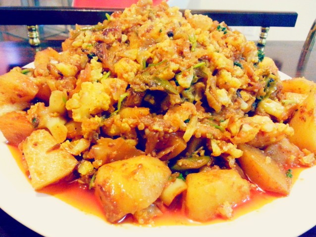 Sour & Spicy Stir Fry Cauliflower Potato Curry- Chatpati Punjabi Gobi Aloo Salan