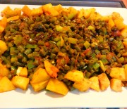 Green Beans and Potatoes Curry – Aloo Phalli Sabzi Salan