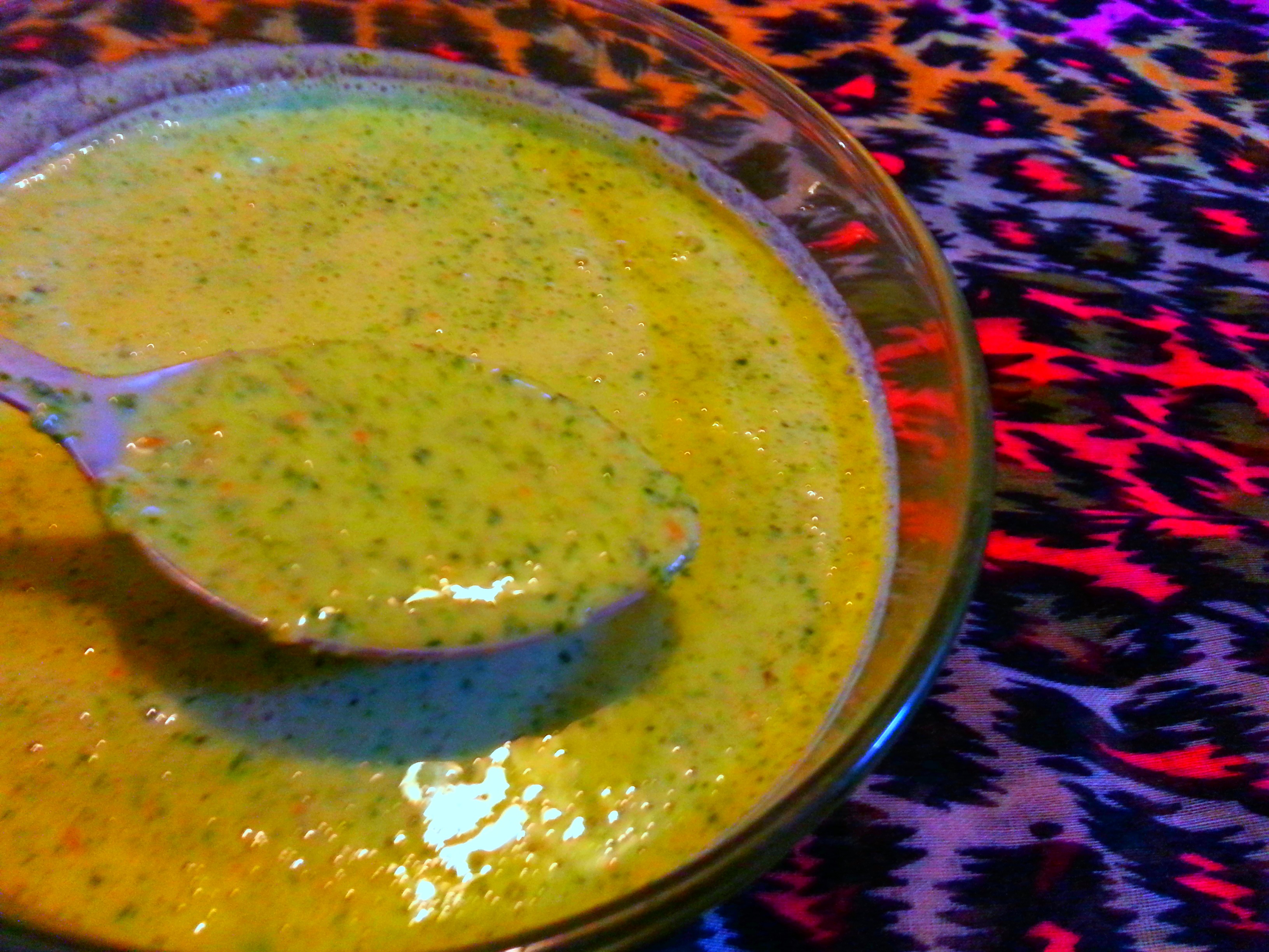 Aam Podina aur Dahi Ki Chutney- Mango Mint Yogurt Dip