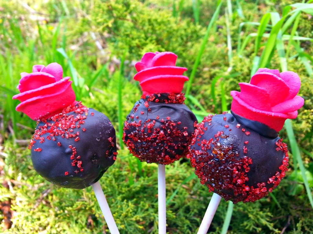 Black Cake Pops with Red Roses