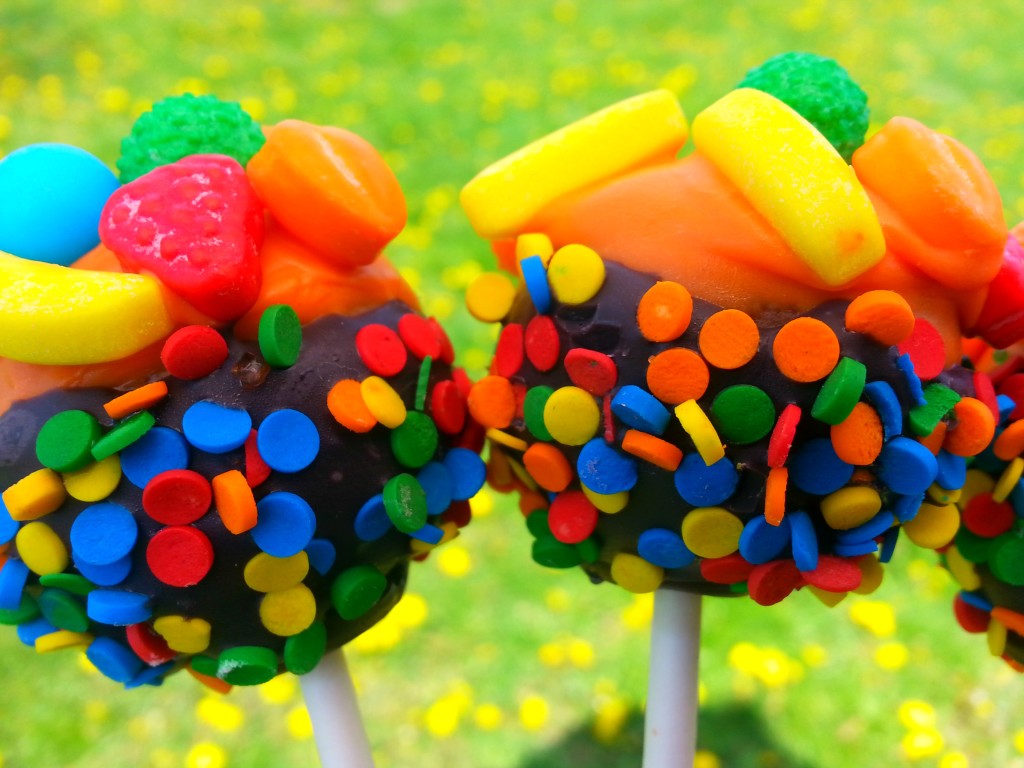 Fruit cake pops