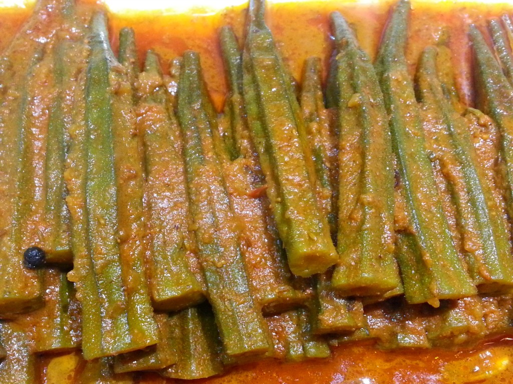 Khatti Bhindi ka salan