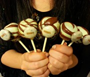 White with Brown Swirl Cakepops
