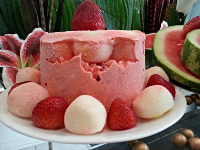 Strawberry Kulfi Cake with Rasgulla