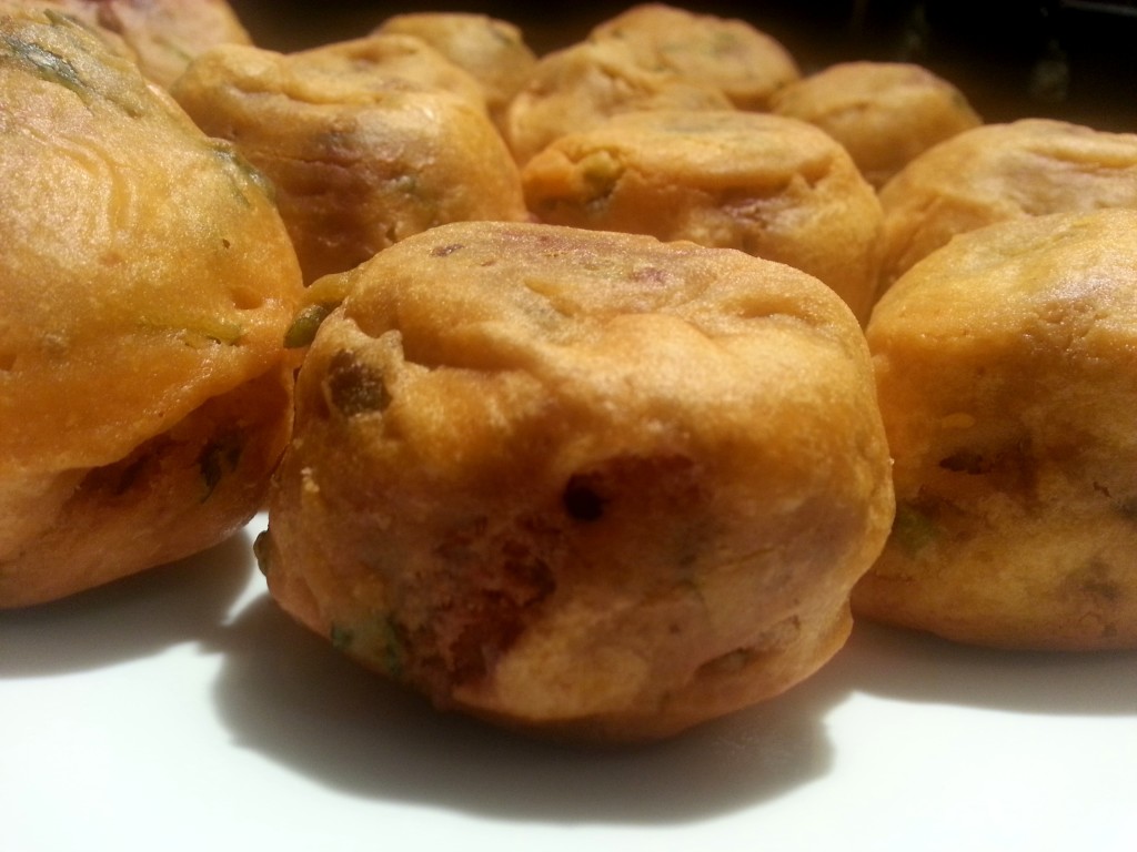 Batata Vada – Aloo Bonda (Fried Potato Dumpling)