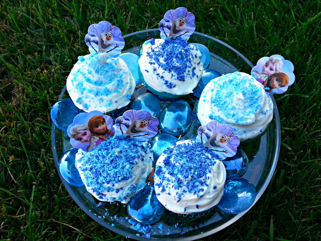 Disney Frozen theme cupcakes and Princess Elsa 