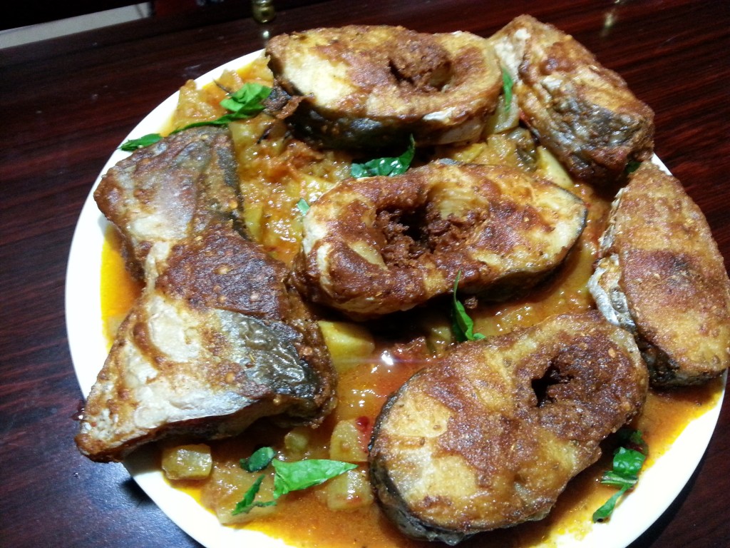 Rohu Fish & Zucchini / Ridge Gourd Curry (Machli aur Tauri ka Sabzi (Gravy))